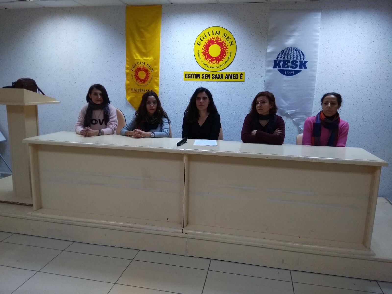 Diyarbakır KESK Kadın Meclisi: AKP iktidarının kadın ve çocuk düşmanı politikalarına asla teslim olmayacağız.