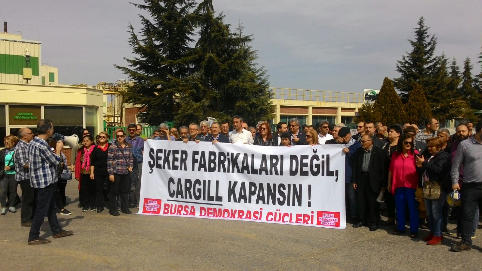 Bursa Demokrasi Güçleri Şeker Fabrikalarının Kapatılmasına Karşı Eylem Yaptı