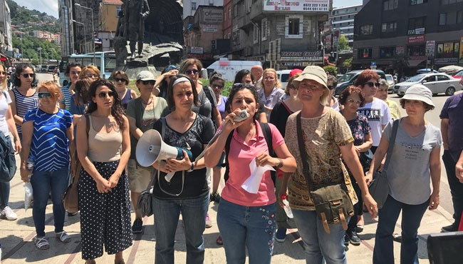 Zonguldak Kadın Platformu Müftü Rüstem Can’ın Kadın Düşmanı Sözlerini Protesto Etti