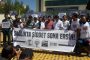 Göztepe EAH'de Krize Karşı Taleplerimizi İçeren Pankart Asıldı