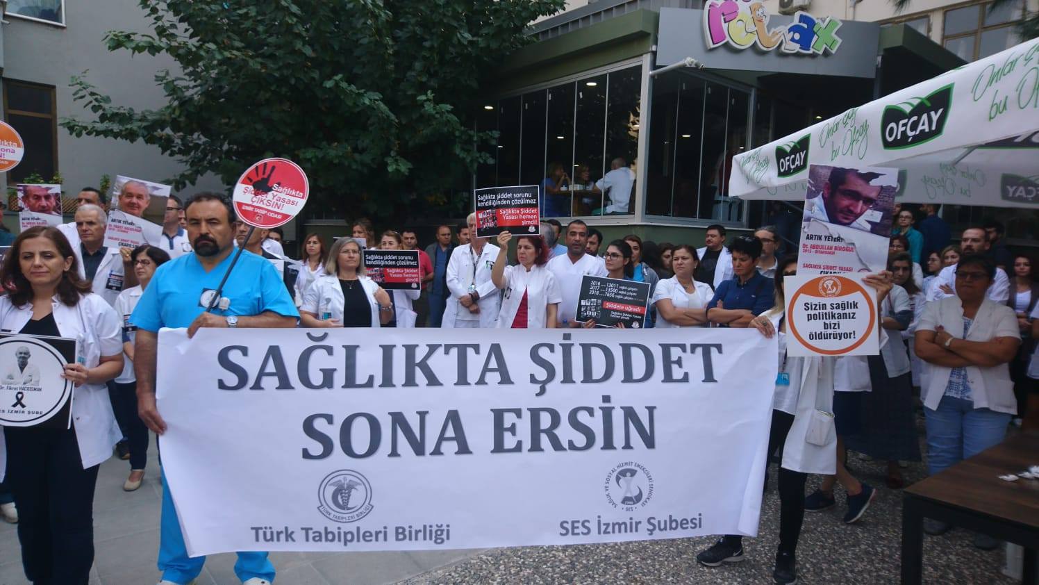 Sağlıkta Artan Şiddet İzmir’de de Protesto Edildi