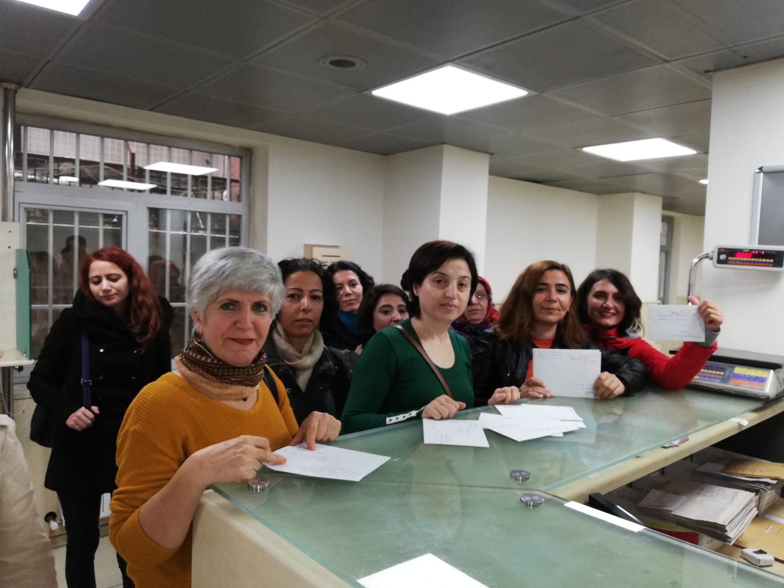 Diyarbakır Dicle Amed Kadın Platformu Tutsak Kadınlara Kart Gönderdi