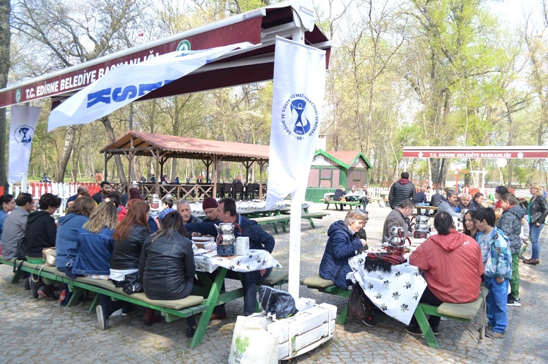Dayanışma Kahvaltısı Düzenleyen Edirne Şubemiz 11 Mayıs Ankara Buluşmasına Çağrı Yaptı
