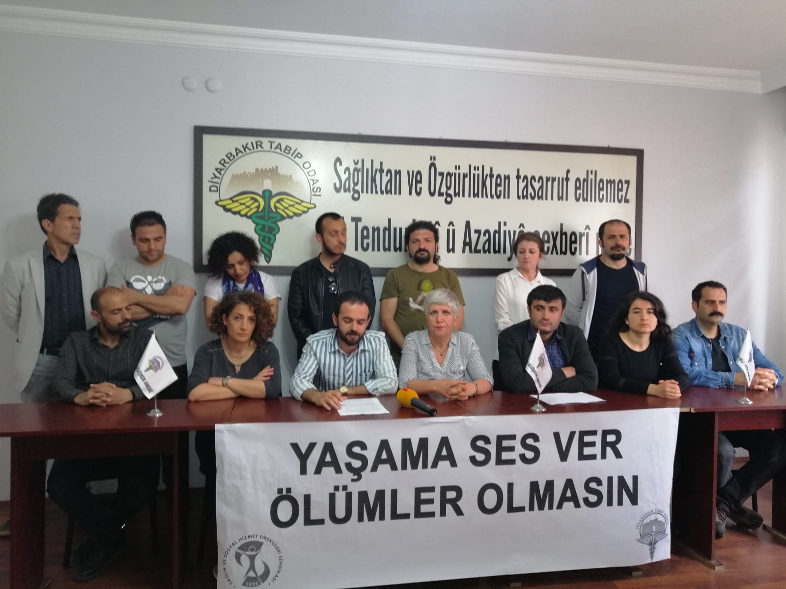 Diyarbakır Şubemiz ve Diyarbakır Tabip Odası: Devam Eden Açlık Grevleri Yaşamı Tehdit Edici Boyutlara Ulaşmıştır!