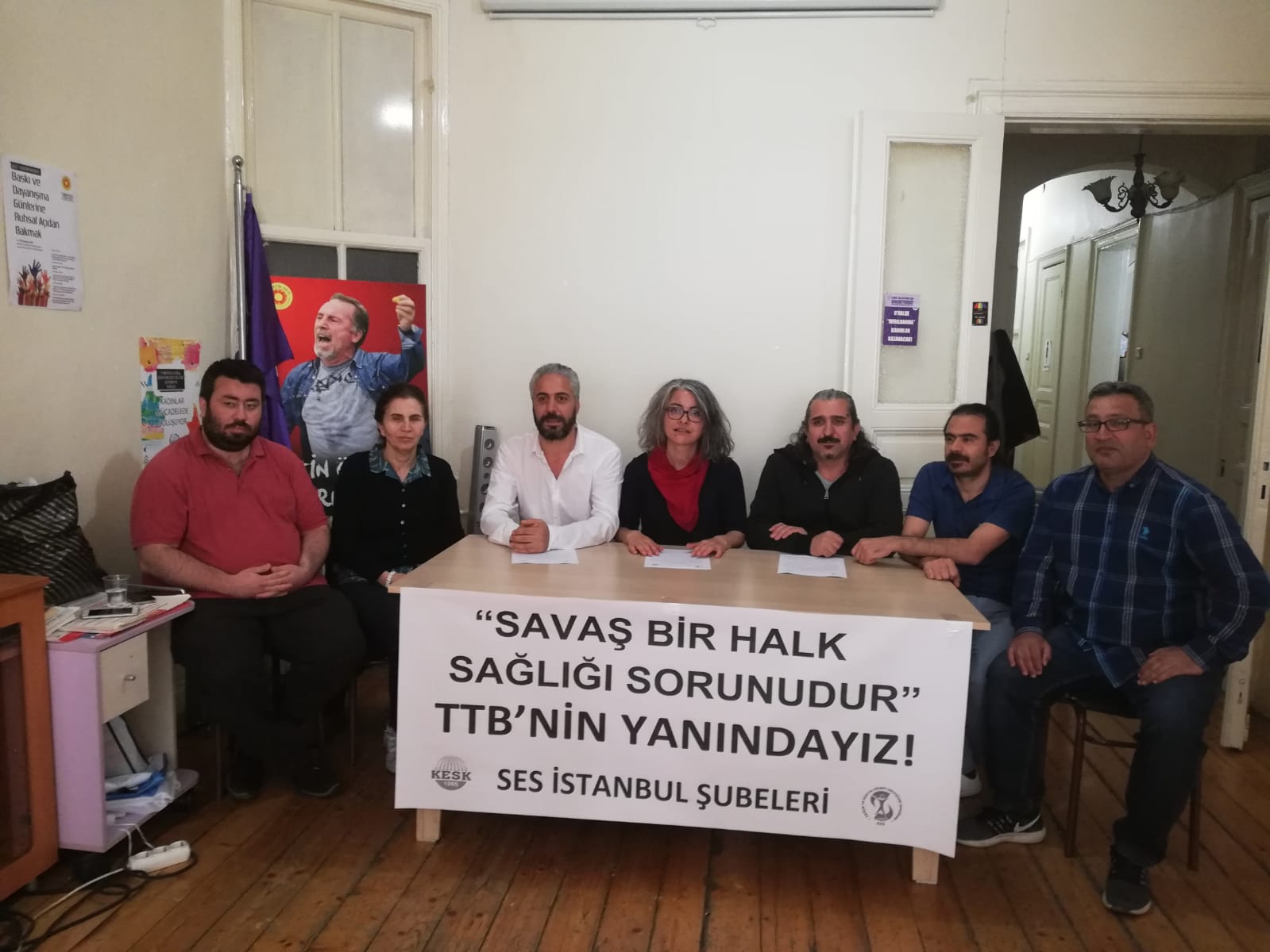 İstanbul Şubelerimiz: TTB Merkez Konseyi Üyelerinin Yanındayız! Savaş Bir Halk Sağlığı Sorunudur!