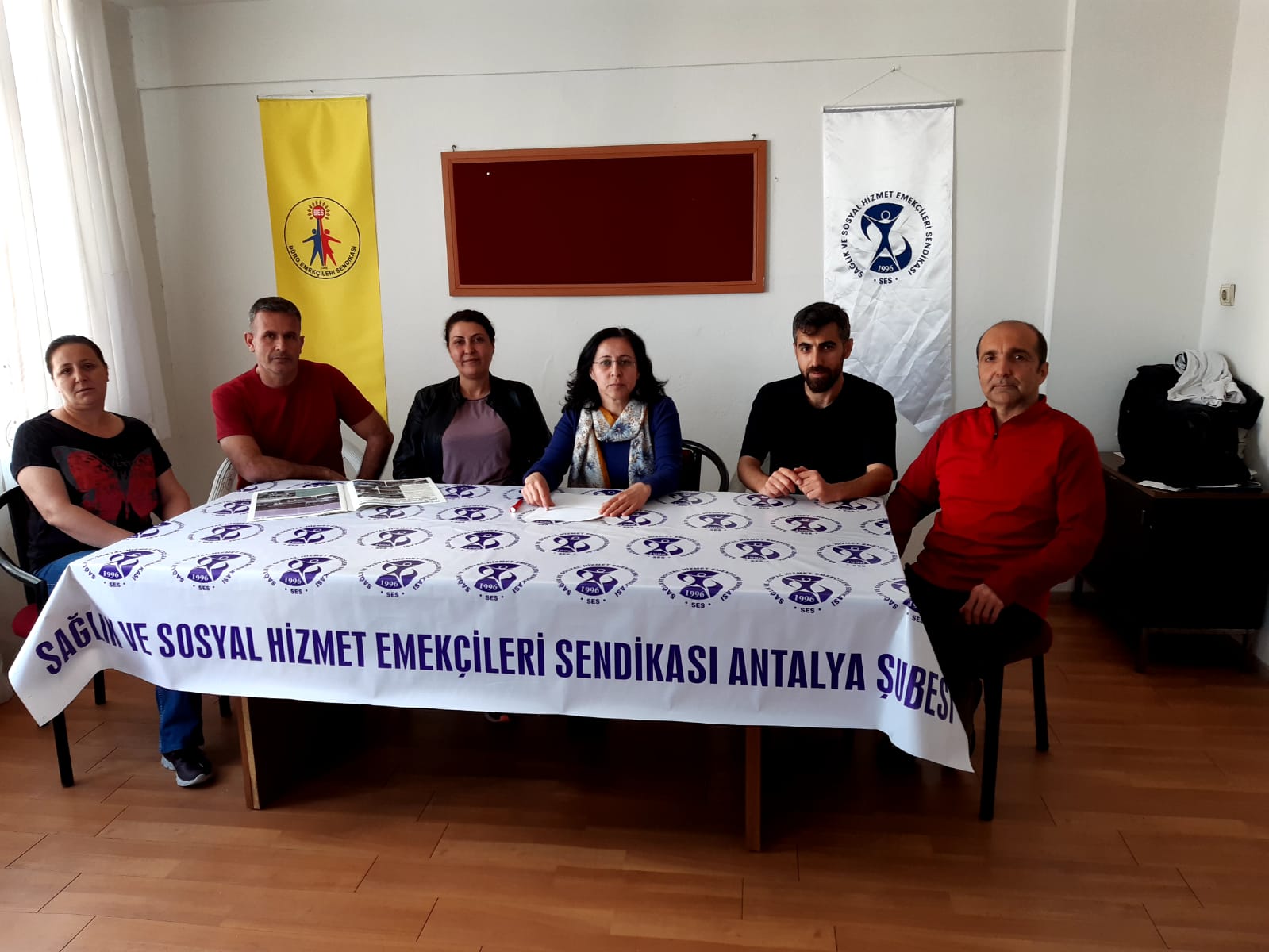 Antalya Şubemiz: Sağlık Emekçilerinin Sesini Duyun, Yaşamsal Taleplerini Karşılayın