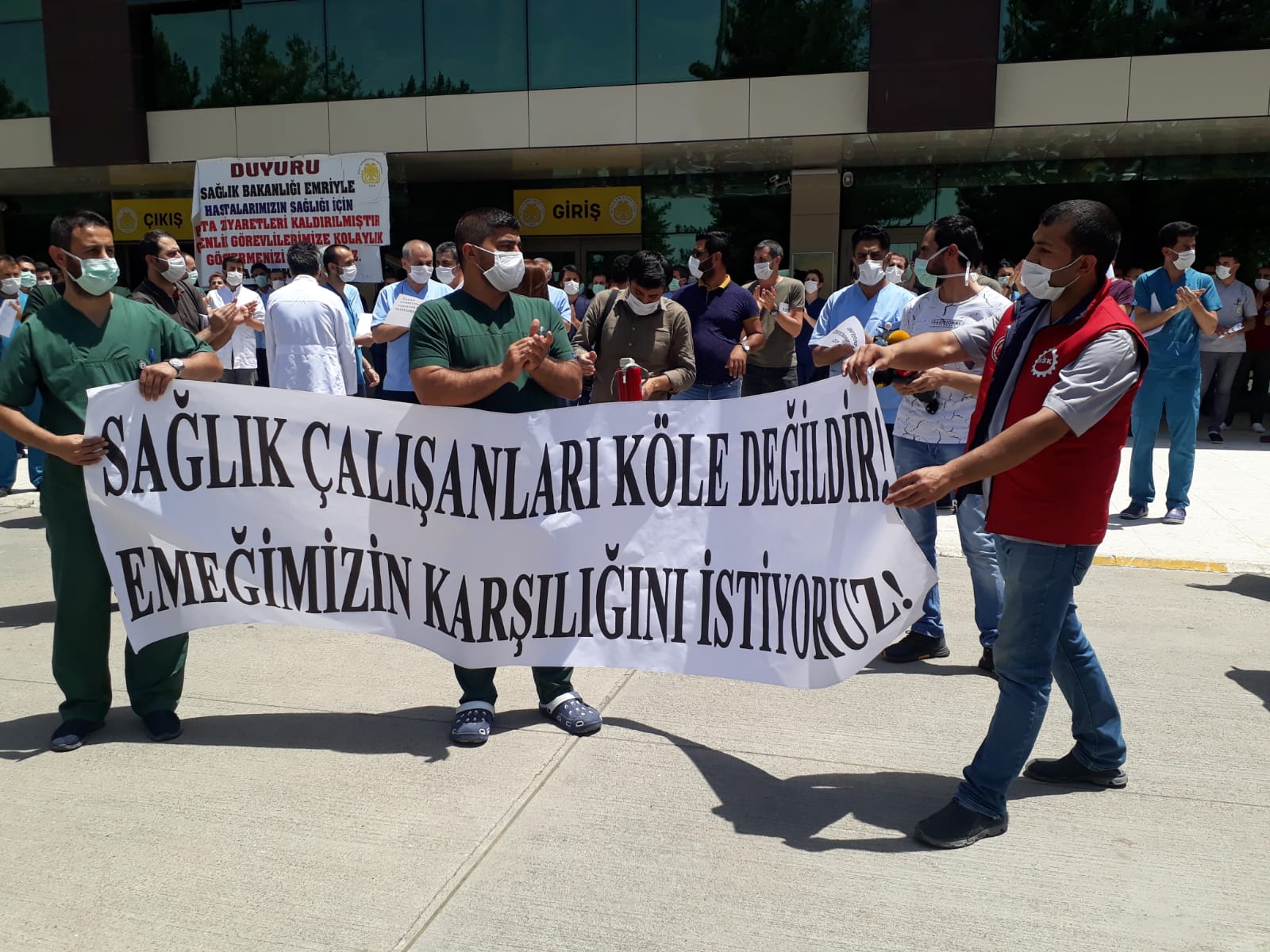 Diyarbakır: Pandemi ile Mücadelede Ayrımcılık Olmaz! Sağlık Hizmeti Ekip İşidir