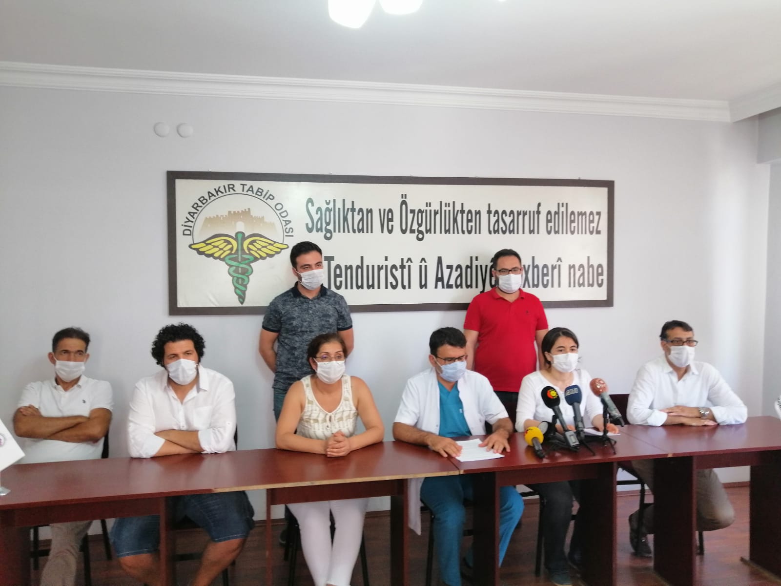 Diyarbakır Sağlık Platformu: Salgın Devam Ederken Bireysel Önlemler Yetmez, Bir Kez Daha Yetkilileri Önlem Almaya Çağırıyoruz