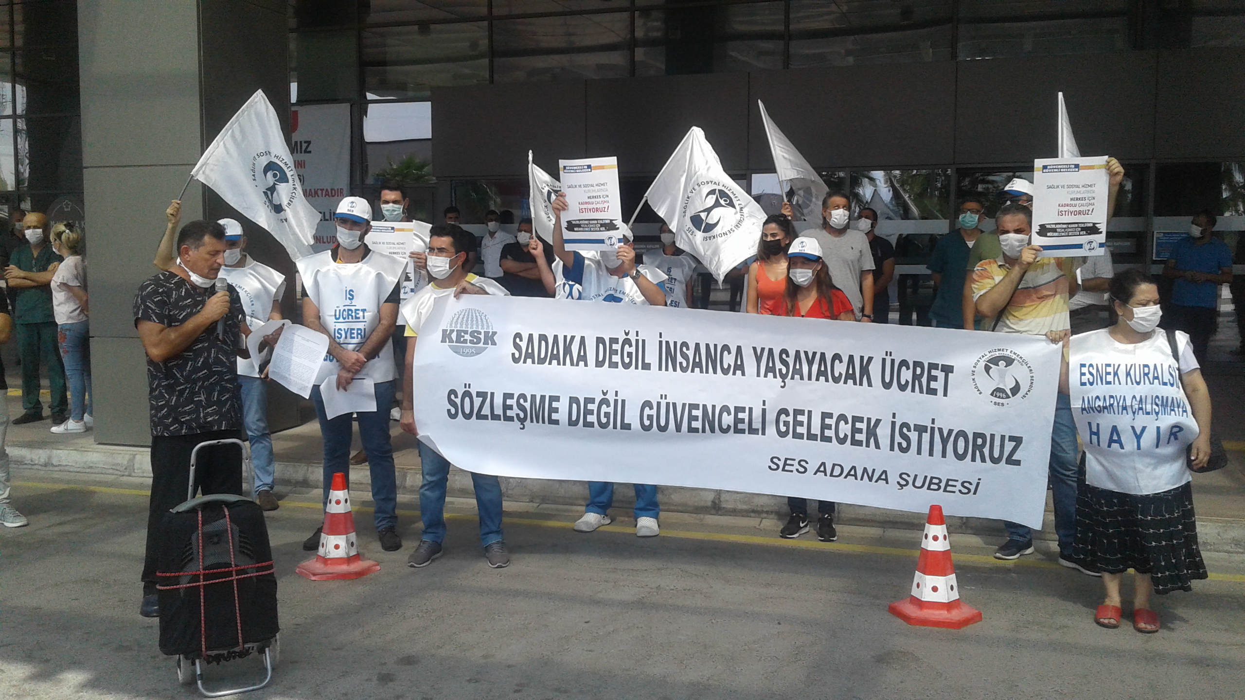 Adana Şubemiz: Sadaka Değil İnsanca Yaşayacak Ücret, Sözleşme Değil Güvenceli Gelecek İstiyoruz