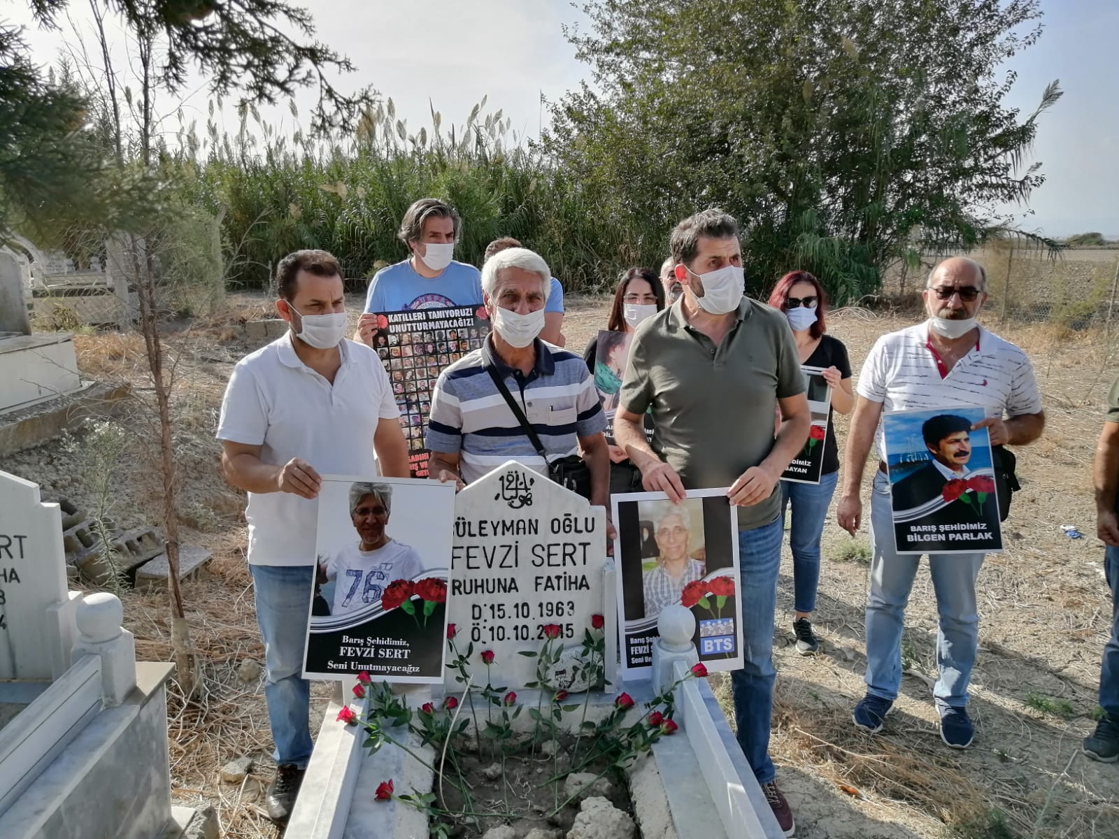 KESK Adana Şubeler Platformu 10 Ekim Katliamında Hayatını Kaybedenleri Mezarları Başında Andı