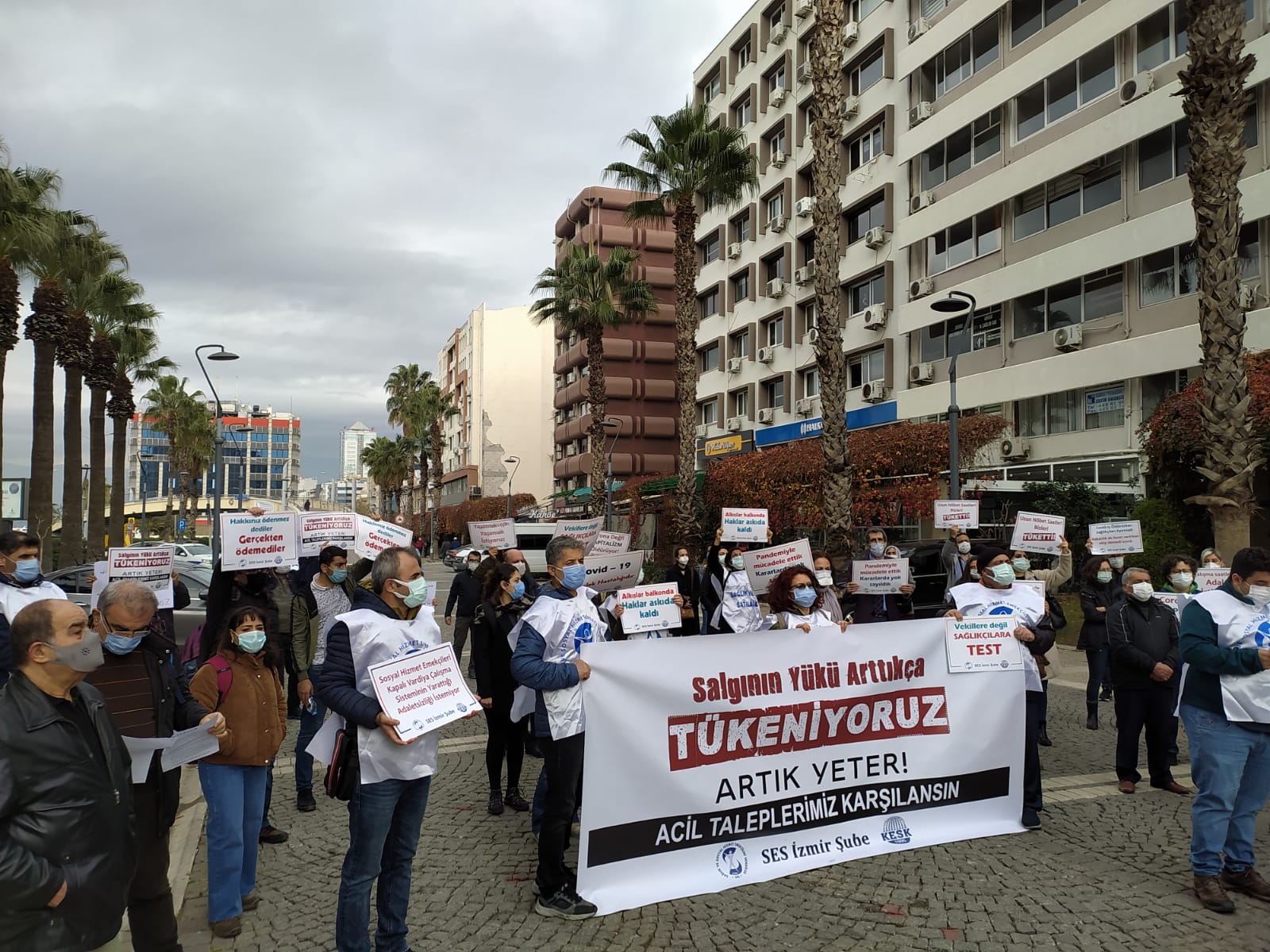 İzmir Şubemiz: Salgının Yükü Arttıkça Tükeniyoruz! Artık Yeter, Taleplerimiz Karşılansın