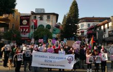 Kadınlar Eylemlerine Devam Ediyor: İstanbul Sözleşmesi’nden Vazgeçmiyoruz