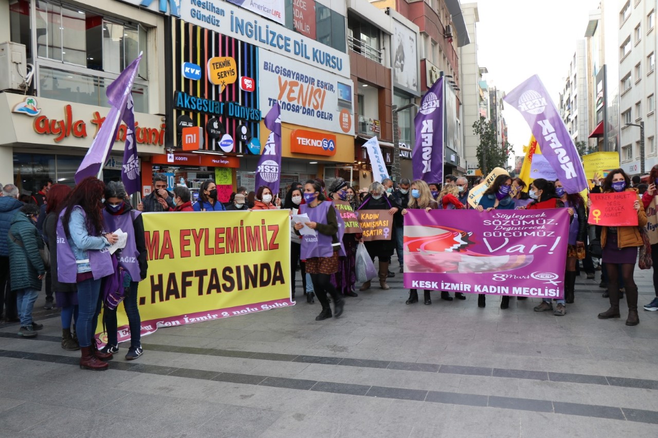 KESK İzmir şubeler Platformu’nun İhraç Eylemini Bu Hafta Kadınlar Yaptı