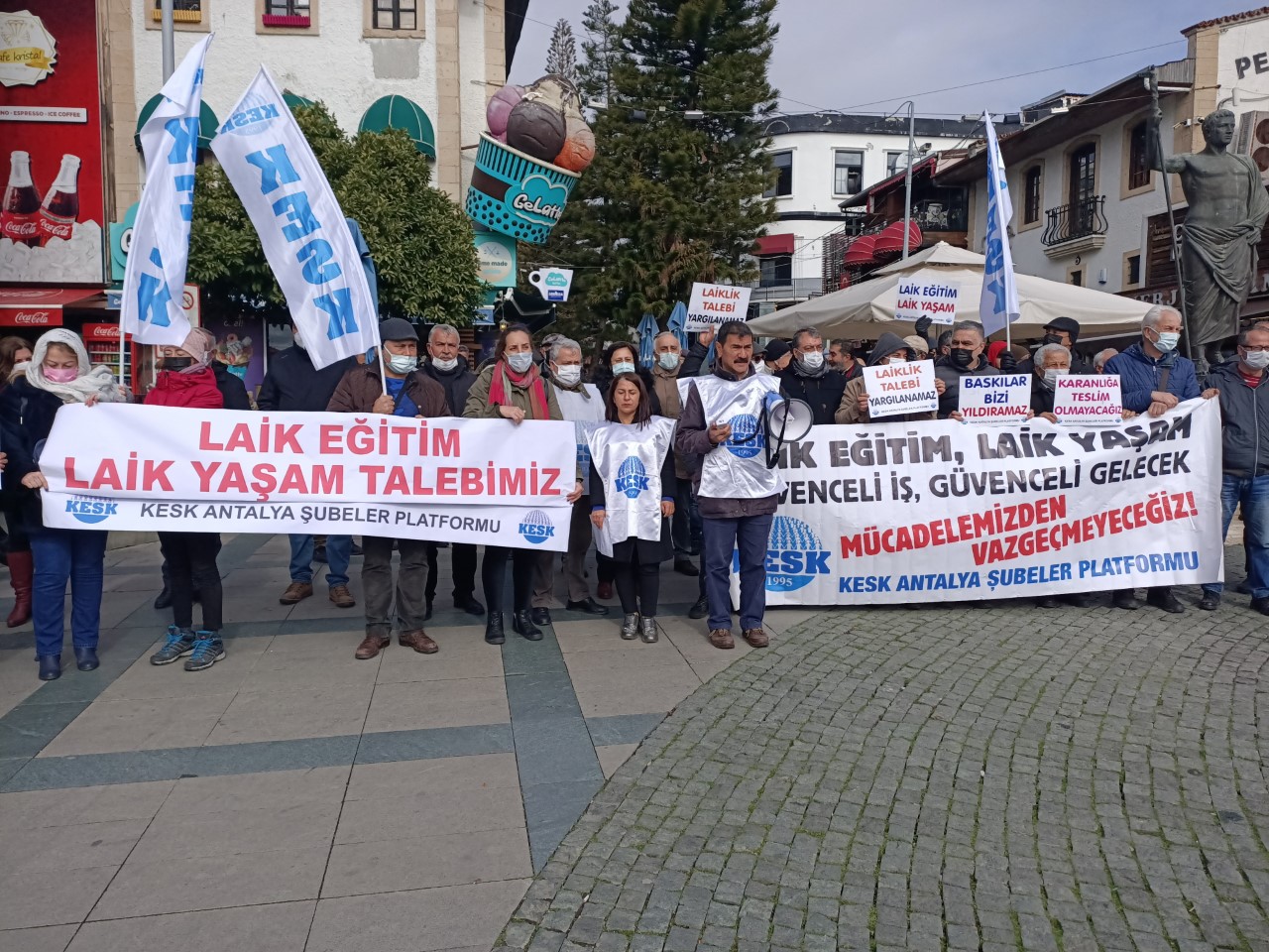 KESK Antalya Şubeler Platformu: Laik Eğitim ve Laik Yaşam Talebimiz Yargılanamaz