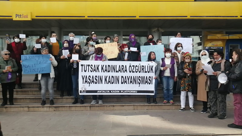 Antalya Kadın Platformu Tutuklu Kadınlara Kart Gönderdi