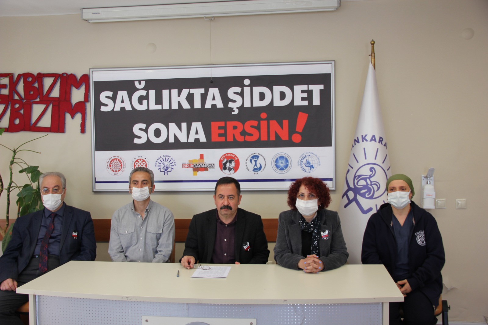 Ankara Sağlık Emek ve Meslek Örgütleri: Dr. Ersin Arslan’ın Aramızdan Ayrılışının Onuncu Yılında Sağlıkta Şiddet Nedeniyle Kaybettiğimiz Tüm Sağlık Emekçilerini Saygıyla Anıyoruz
