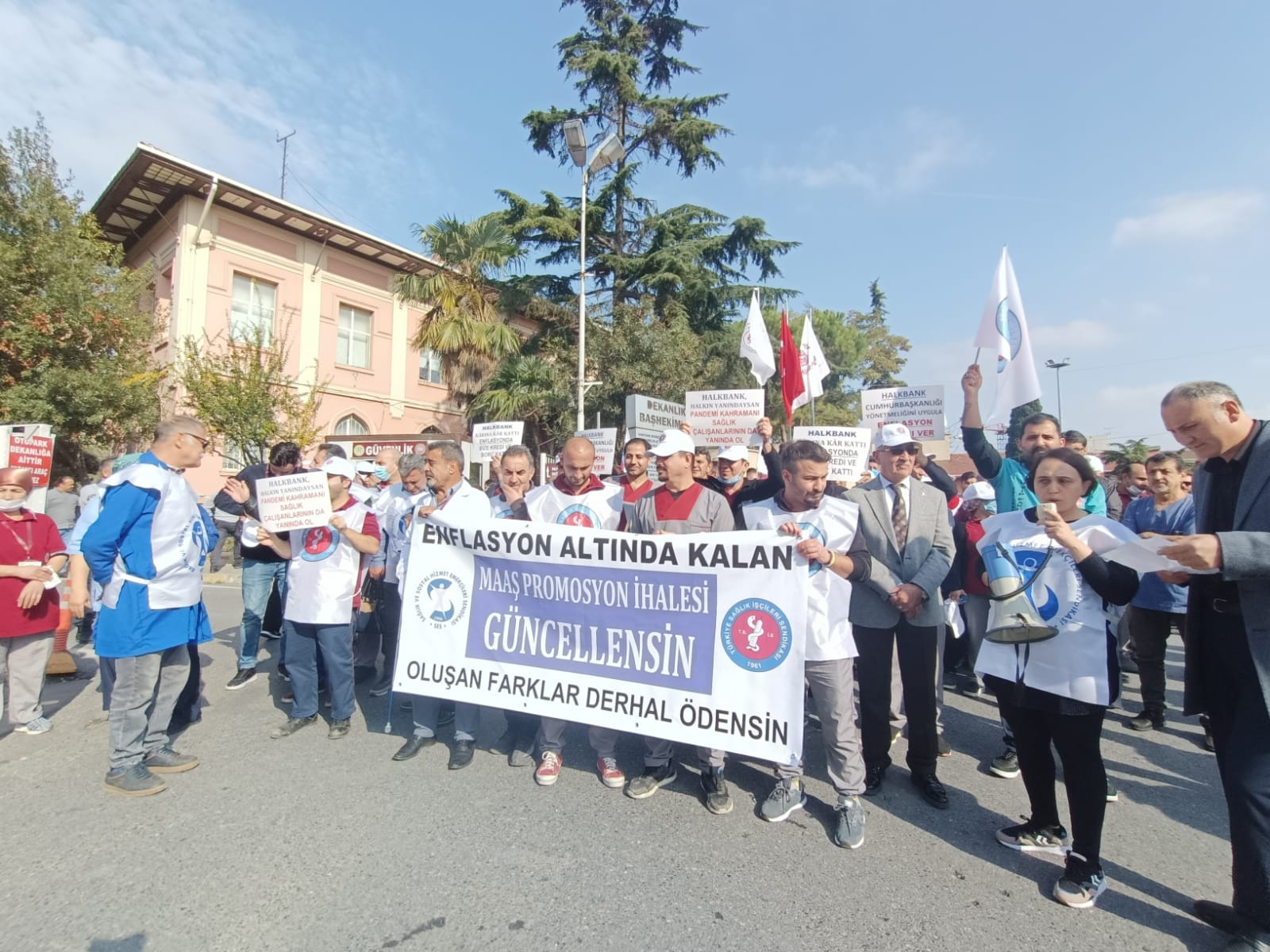 İstanbul Aksaray Şubemiz ve Sağlık-İş İstanbul 2 No’lu Şube: Enflasyon Altında Kalan Maaş Promosyon İhalesi Güncellensin