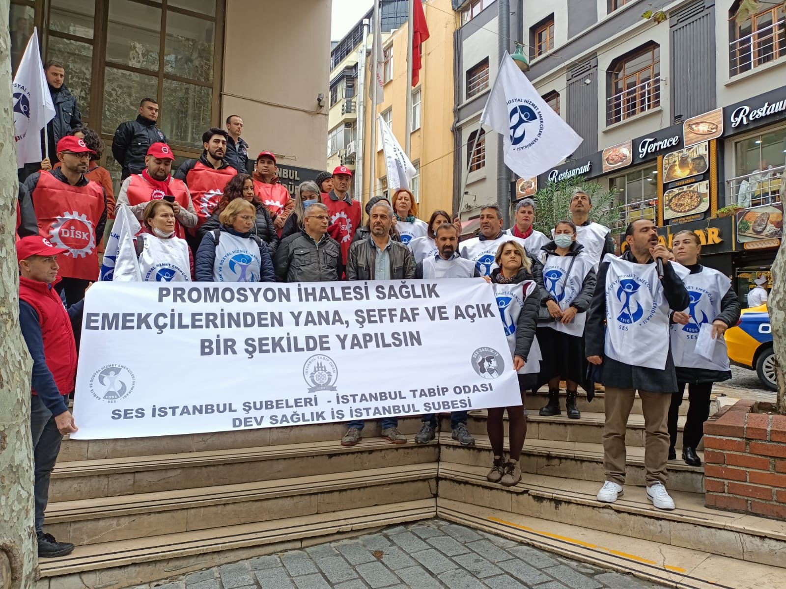 İstanbul Şubelerimiz, Dev Sağlık-İş, TÜMRAD-DER ve İstanbul Tabip Odası: Promosyon İhalesi Sağlık Emekçilerinden Yana Şeffaf Ve Açık Bir Şekilde Yapılsın
